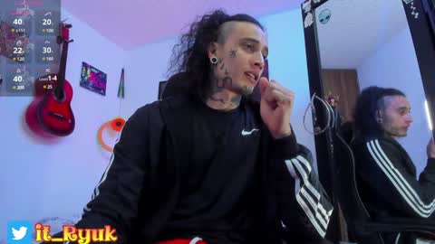 Snapshot of ryuk_it chatting on January 2025 11:16:01 AM leopmonk help me reach 100 thumbs up online show from January 2025 11:16:01 AM