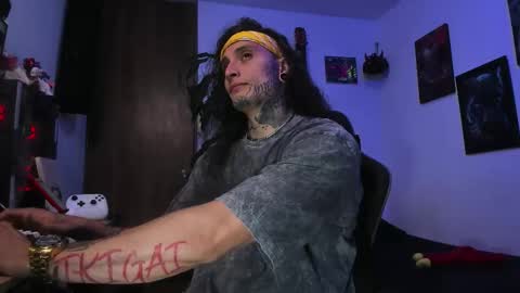 leopmonk help me reach 100 thumbs up online show from December 2025 01:13:02 AM