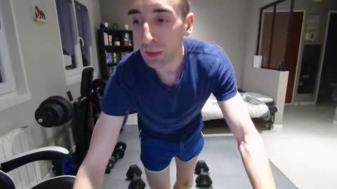 Snapshot of ryukukamifr chatting on January 2025 07:32:01 PM Ryuk FR online show from January 2025 07:32:01 PM