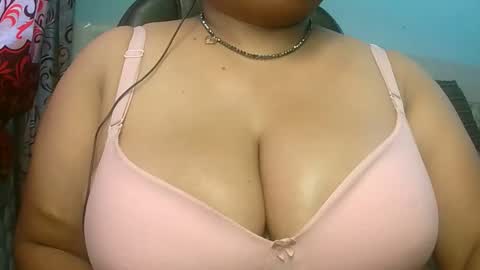 Snapshot of s03286 chatting on October 2025 04:37:01 AM HotLovers online show from October 2025 04:37:01 AM