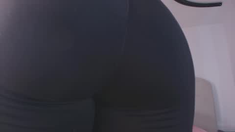 s_sofia_ online show from December 2025 11:58:02 AM