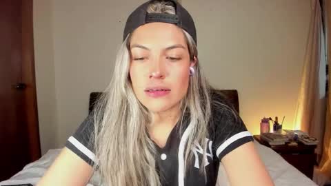 Leslie Beltrn online show from September 2025 02:06:01 AM