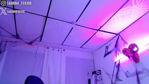 sabrina fox online show from December 2025 07:59:02 AM