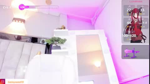 Snapshot of sabrina_keller19 chatting on October 2025 11:58:02 PM Hasley online show from October 2025 11:58:02 PM