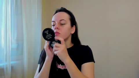 Snapshot of sabrina_tin chatting on October 2025 11:41:02 AM sabrina_tin online show from October 2025 11:41:02 AM