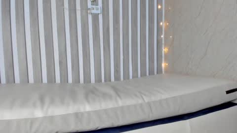 Snapshot of sabrinahims_ chatting on December 2024 09:54:01 PM mariana online show from December 2024 09:54:01 PM