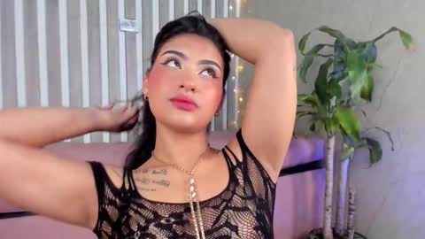 Snapshot of sabrinahims_ chatting on September 2025 09:15:02 PM mariana online show from September 2025 09:15:02 PM