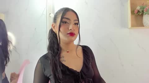 Snapshot of sabrinahims_ chatting on September 2025 09:29:02 PM mariana online show from September 2025 09:29:02 PM