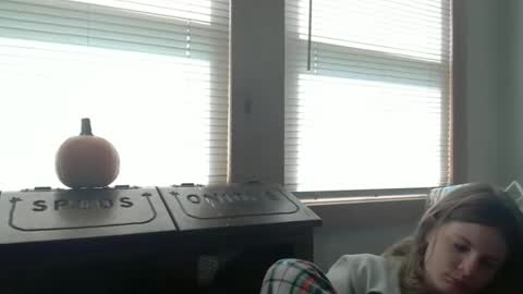 Sabrina online show from October 2025 03:32:02 PM