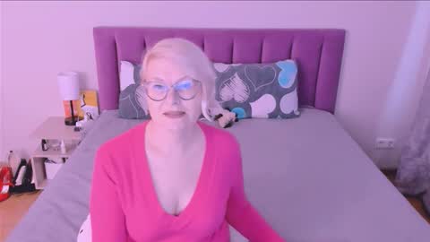 Sabrina MacMarren online show from October 2025 02:15:02 PM