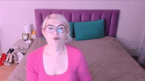 Sabrina MacMarren online show from November 2025 04:18:02 PM