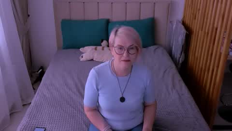 Sabrina MacMarren online show from March 2026 07:03:02 AM