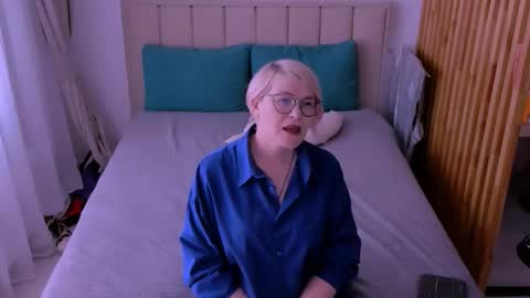 Sabrina MacMarren online show from March 2026 09:35:02 AM