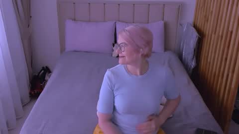 Sabrina MacMarren online show from March 2026 08:41:02 AM