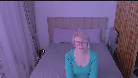 Sabrina MacMarren online show from March 2026 05:35:01 PM