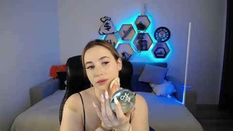 Snapshot of sabrinviolet chatting on February 2025 09:04:02 AM Sabrina Violet online show from February 2025 09:04:02 AM