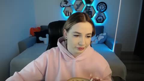 Snapshot of sabrinviolet chatting on February 2025 09:05:02 AM Sabrina Violet online show from February 2025 09:05:02 AM