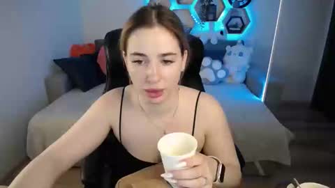 Snapshot of sabrinviolet chatting on February 2025 09:05:01 AM Sabrina Violet online show from February 2025 09:05:01 AM