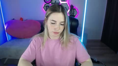 Snapshot of sabrinviolet chatting on September 2025 08:08:01 AM Sabrina Violet online show from September 2025 08:08:01 AM