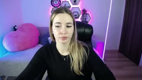 Snapshot of sabrinviolet chatting on February 2026 09:02:01 AM Sabrina Violet online show from February 2026 09:02:01 AM