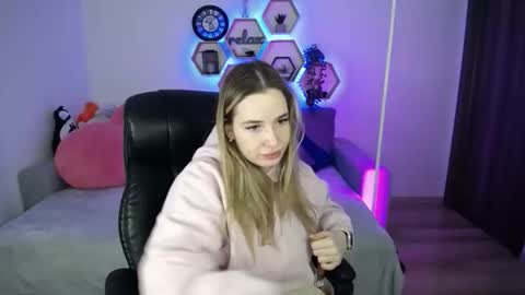 Snapshot of sabrinviolet chatting on February 2026 09:10:02 AM Sabrina Violet online show from February 2026 09:10:02 AM