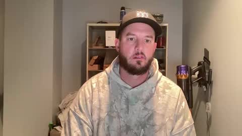 Snapshot of sacredroses chatting on December 2025 02:28:02 AM sacredroses online show from December 2025 02:28:02 AM