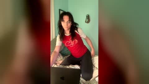 Snapshot of sadie_stars chatting on December 2025 01:33:02 AM Sadie online show from December 2025 01:33:02 AM