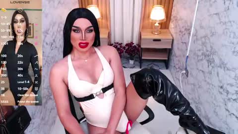Verra Monroe online show from August 2026 10:22:02 PM