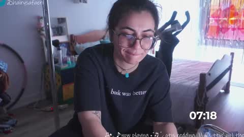 Snapshot of safaeri chatting on January 2025 04:32:02 PM Safa online show from January 2025 04:32:02 PM