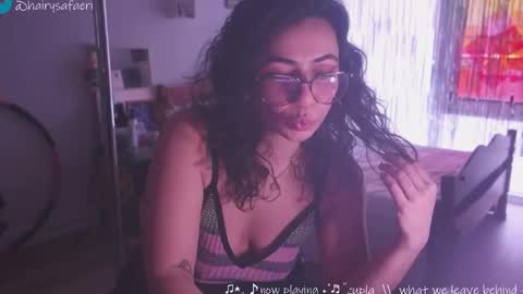 Snapshot of safaeri chatting on January 2025 04:33:02 PM Safa online show from January 2025 04:33:02 PM