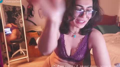 Snapshot of safaeri chatting on February 2025 01:22:01 AM Safa online show from February 2025 01:22:01 AM