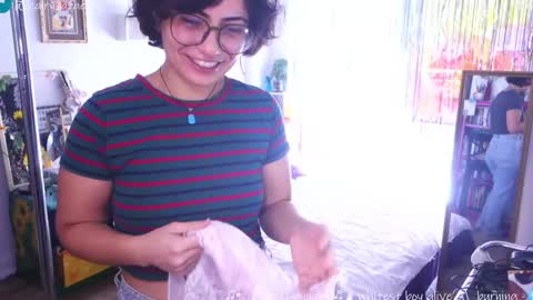 Snapshot of safaeri chatting on September 2025 04:29:01 PM Safa online show from September 2025 04:29:01 PM