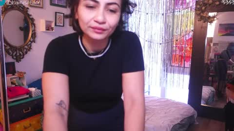 Snapshot of safaeri chatting on November 2025 04:19:02 PM Safa online show from November 2025 04:19:02 PM