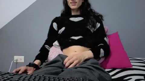 Snapshot of safiro_queen chatting on April 2026 12:21:01 PM Safiro Queen online show from April 2026 12:21:01 PM