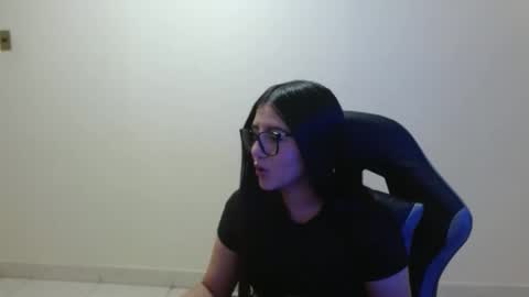 Sahaliefox  online show from March 2026 04:01:01 PM