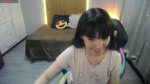 Snapshot of sailor_moon07 chatting on May 2026 04:20:01 AM sailor online show from May 2026 04:20:01 AM