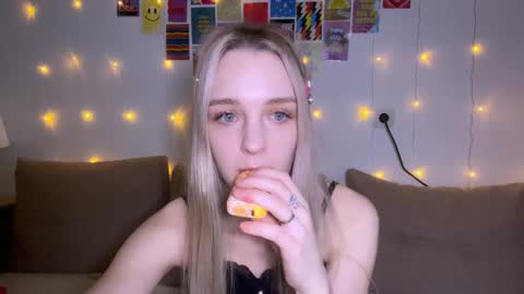 Sofia online show from January 2025 01:03:02 PM