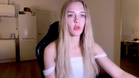 Sofia online show from October 2025 08:51:02 PM