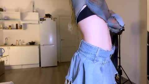 Sofia online show from November 2025 08:31:01 PM