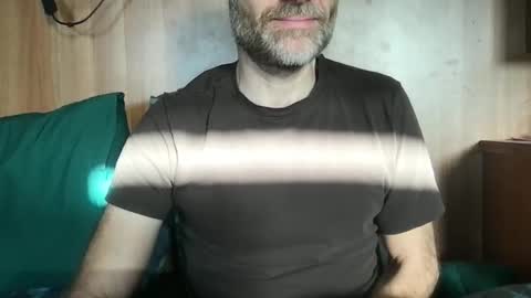 Snapshot of saint009 chatting on November 2025 11:27:01 AM saint009 online show from November 2025 11:27:01 AM