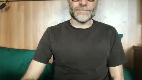 saint009 online show from April 2026 11:57:01 AM