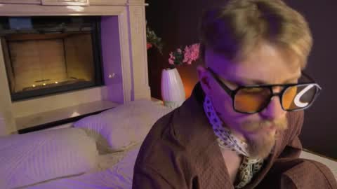 saint__vicious online show from March 2025 12:12:01 PM