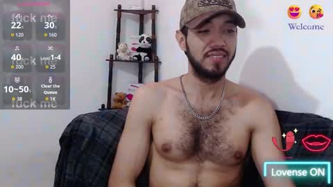 Snapshot of saint_castle chatting on September 2025 12:32:01 PM Saint Castle online show from September 2025 12:32:01 PM