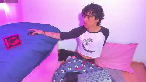 Snapshot of saint_dark chatting on November 2025 03:23:02 PM saint_dark online show from November 2025 03:23:02 PM