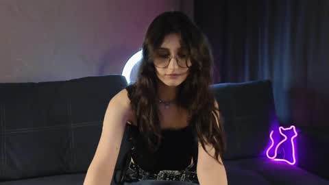 saintmental online show from April 2026 08:18:01 PM