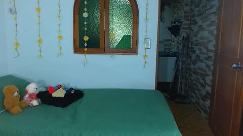 crisma online show from October 2025 06:15:01 PM