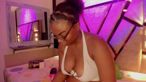 salem_rosee online show from May 2026 01:44:01 AM
