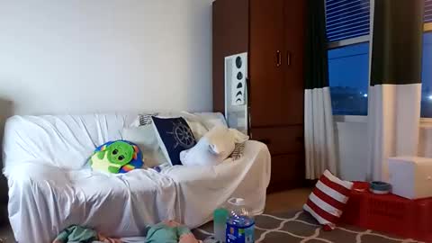 salis1981 online show from February 2025 01:37:01 AM