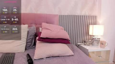 Silvia online show from February 2025 03:42:02 PM