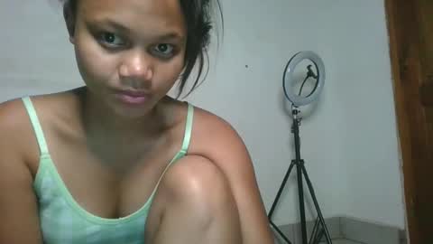 Snapshot of sallywett chatting on May 2026 02:27:01 AM SallyWett online show from May 2026 02:27:01 AM